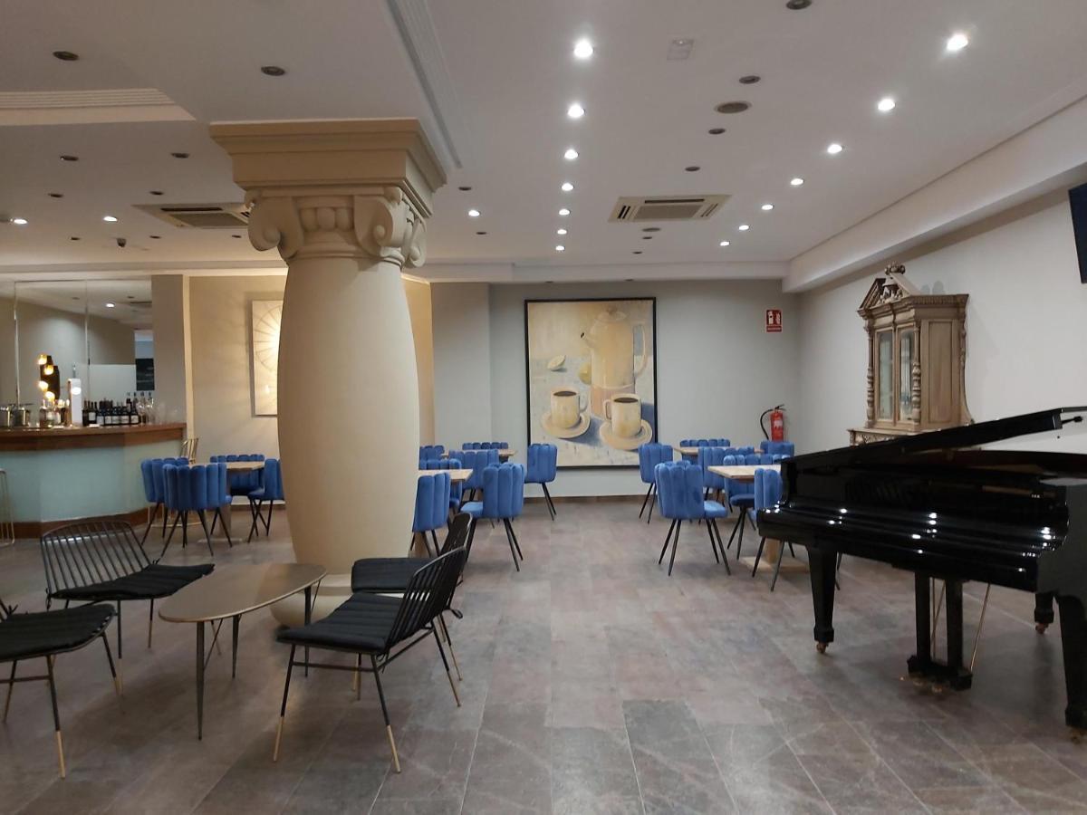 Micampus Burgos Centro Student Residence Bagian luar foto