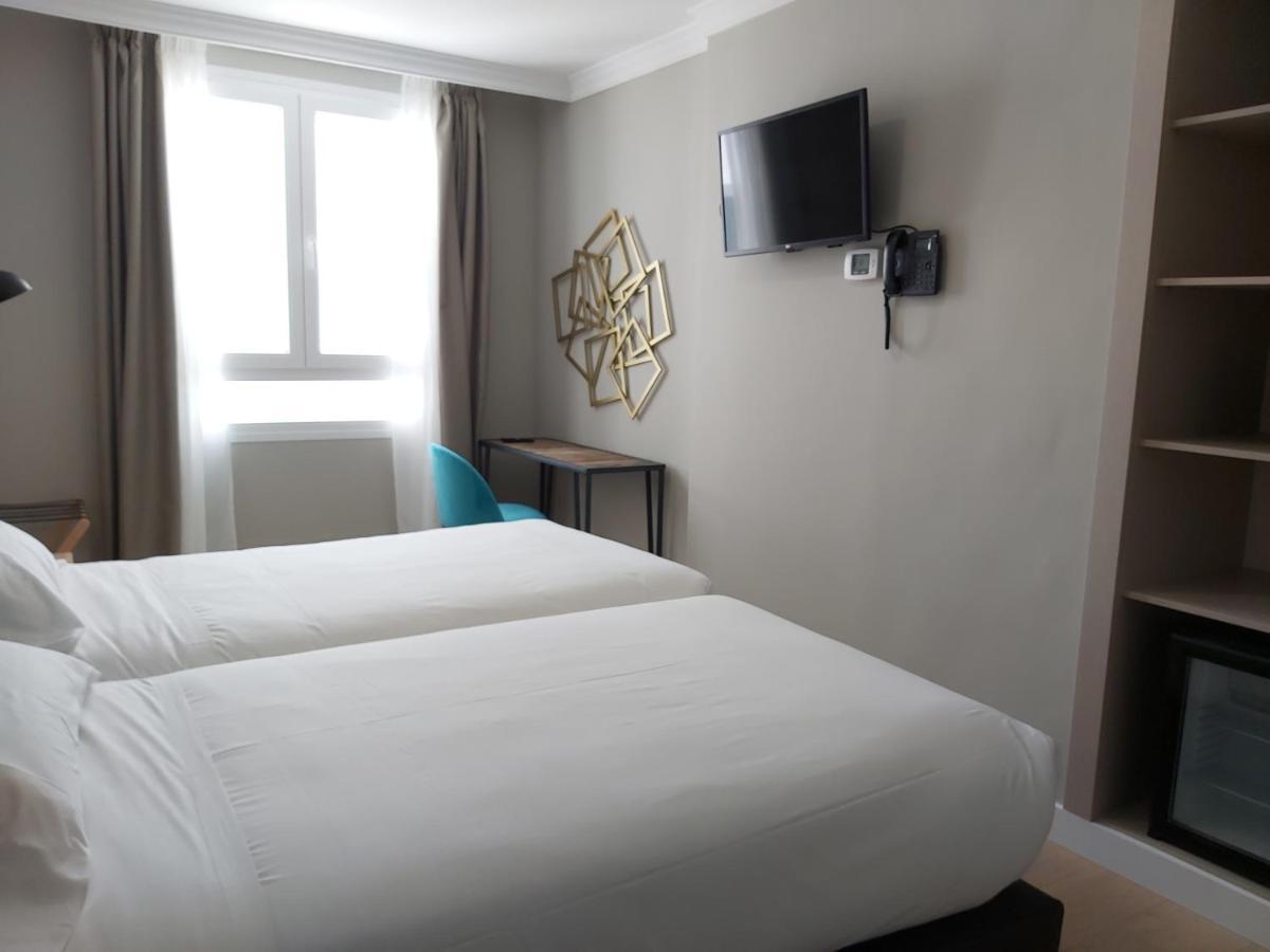 Micampus Burgos Centro Student Residence Bagian luar foto