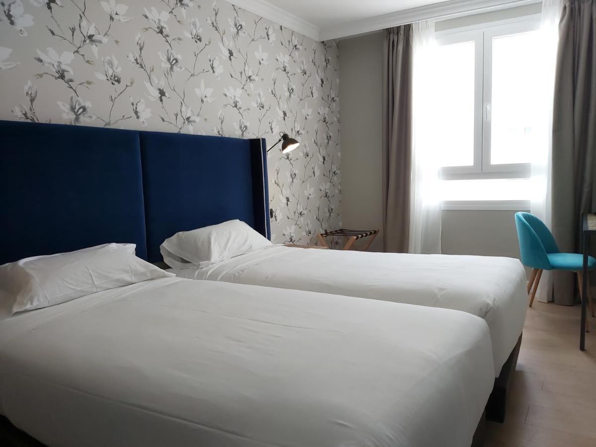 Micampus Burgos Centro Student Residence Bagian luar foto